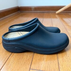 Quark Clogs Lightweight Rubber Slop on Shoes Navy Blue Size 7 Women’s Nurse